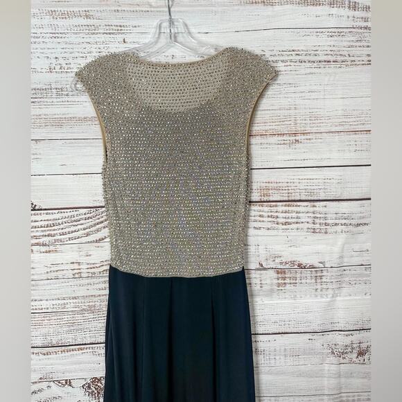Xscape Black Gold Crystal Embellished Fit and Flare Evening Gown EUC, Size 2 - Picture 10 of 12